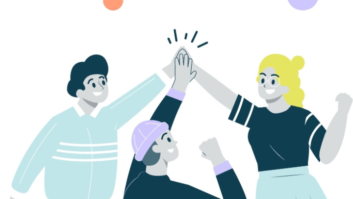 Titelbild des Wettbewerbs „klar bleiben“: Drei Jugendliche klatschen mit den Händen ab.